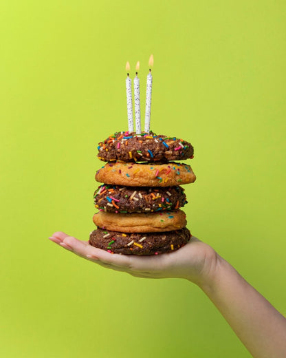 Caja de Galletas Happy Bday - La Divinata, El mejor pastel de Monterrey ahora también en México